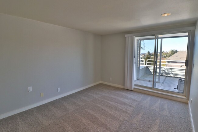 Photo - 4557 45th Ave SW Unit 201