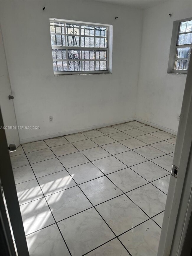 Photo - 7024 NW 6th Ave Unidad 1