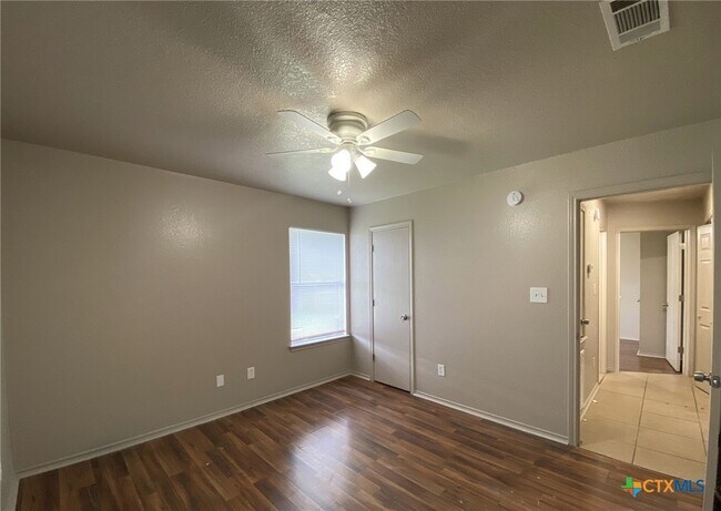 Photo - 3210 Toledo Dr