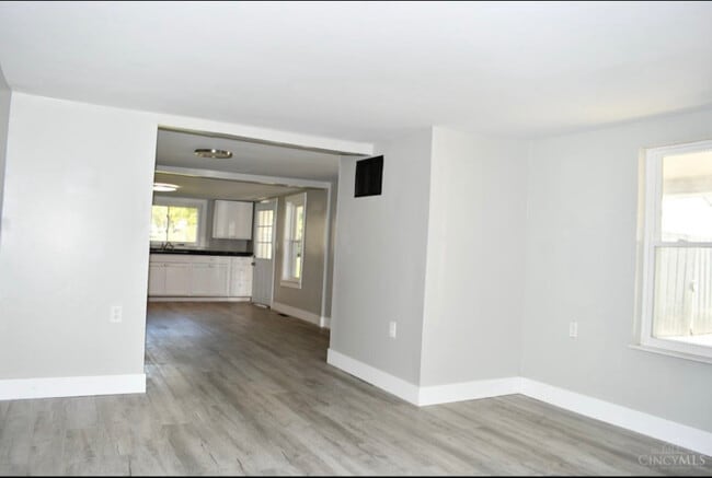 Photo - 150 E North St