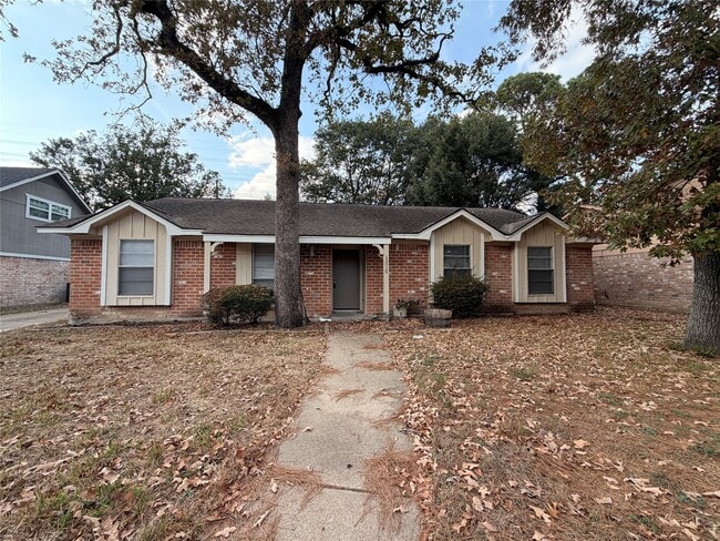 Building Photo - 13015 Shady Knoll Ln