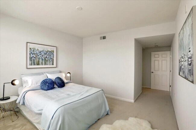 Photo - 600 S Abel St Unidad 510 Rental