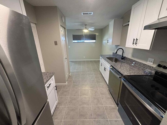 Photo - 3815 NW Huntsboro St Unit 101