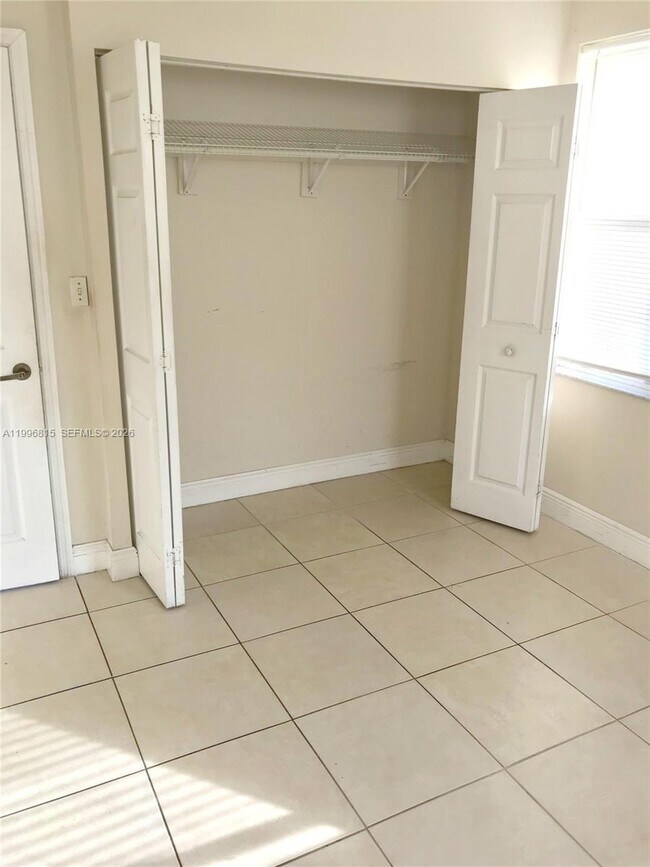 Photo - 12124 NE 5th Ave Unidad 7