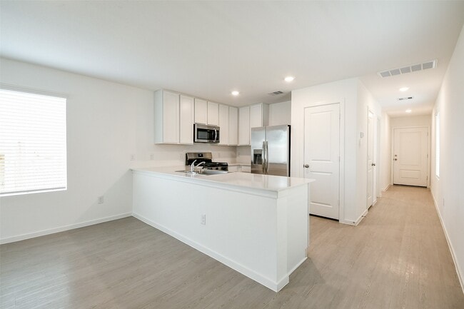 Building Photo - 21325 Carosella Dr