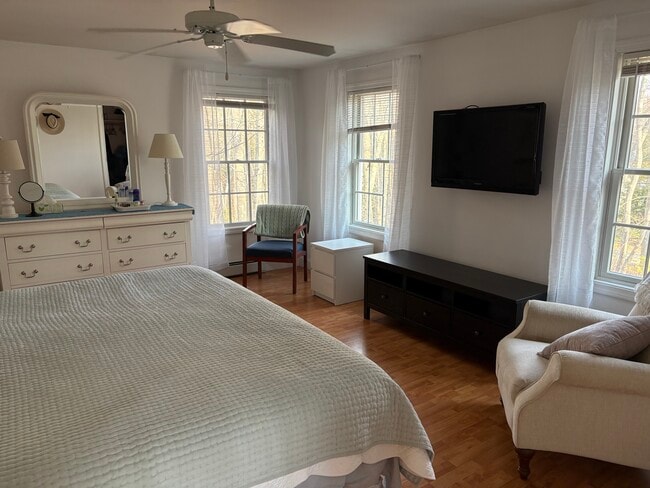 24 Lockwood Dr Unit 24 Lockwood Dr