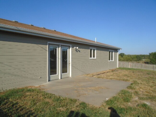 Photo - 211 William Dr