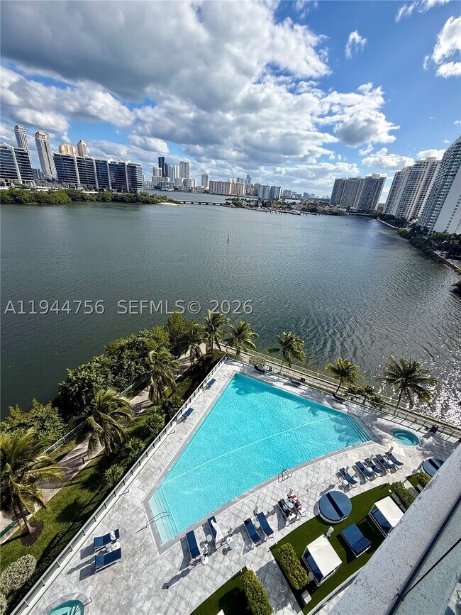 Photo - 3300 NE 188th St Unit 917