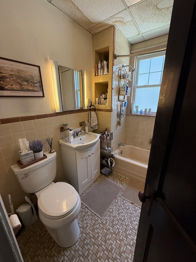 Photo - 61 Adamson St Unit 1