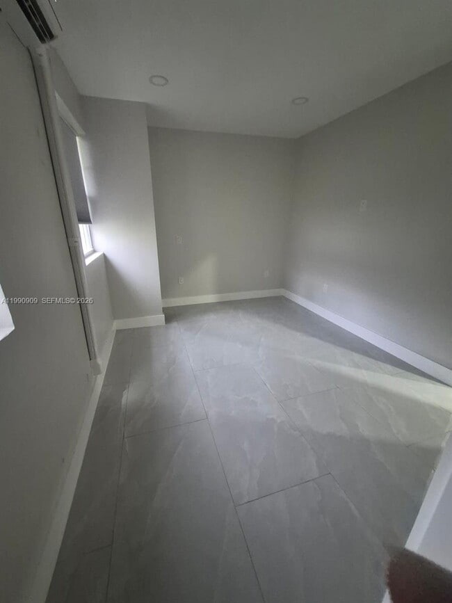 Photo - 1140 SW 153rd Terrace Unidad 0