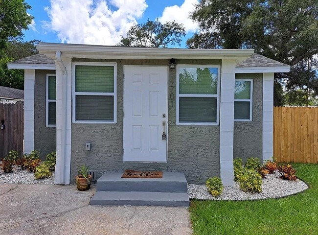 3 Br 2 ba private home with washer/dryer i... - 3 Br 2 ba private home with washer/dryer i...