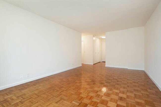 Photo - 211 W 56th St