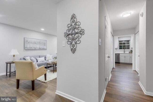 Photo - 2256 Gunsmith Square