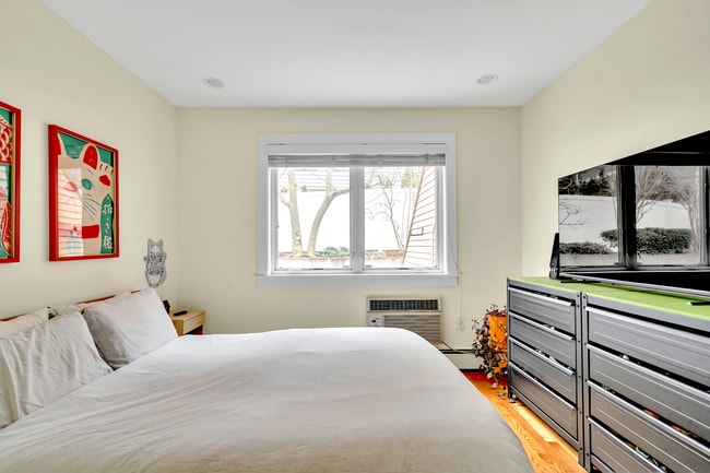 Photo - 626 Washington St Unit Apt 1