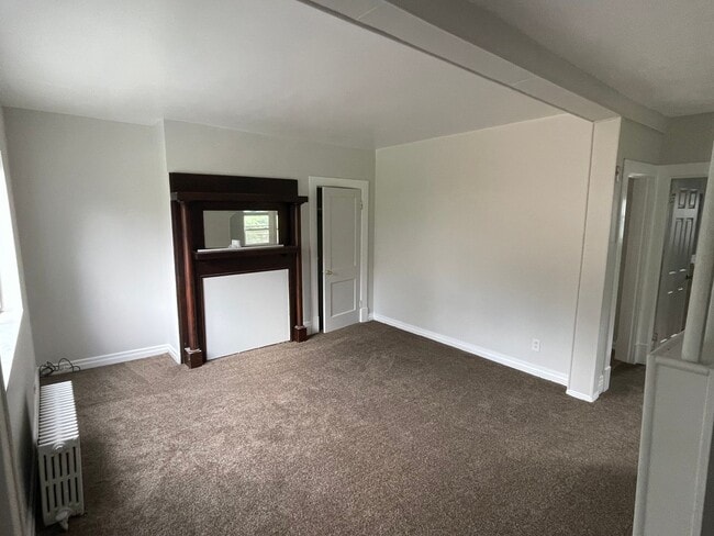 Building Photo - 1630 Rutherford Ave Unit Apt 2