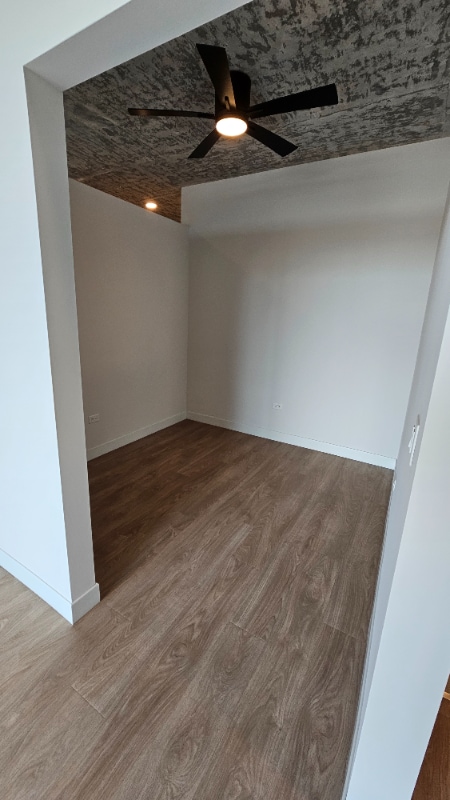 Photo - 208 W Chicago Ave