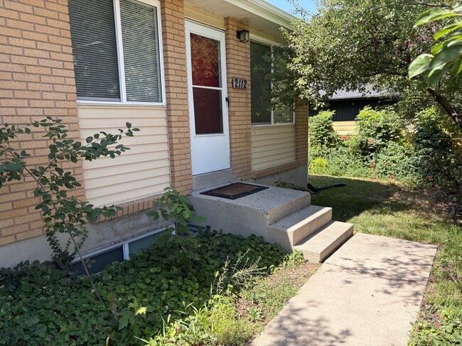 Building Photo - 2112 E Donegal Cir Rental
