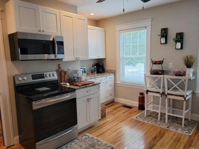 Photo - 352 Chandler St Unit 1