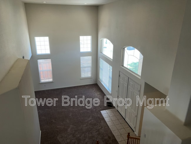 Photo - 3918 Ginko Way