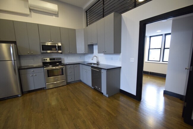 Photo - 444 Western Ave Unidad 3