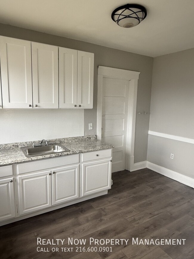 Photo - 2907 Denison Ave Unit 2