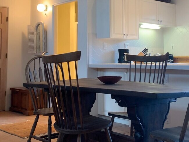 Attractive casita or guest house - 942 Paseo del Sur Unit Guest house