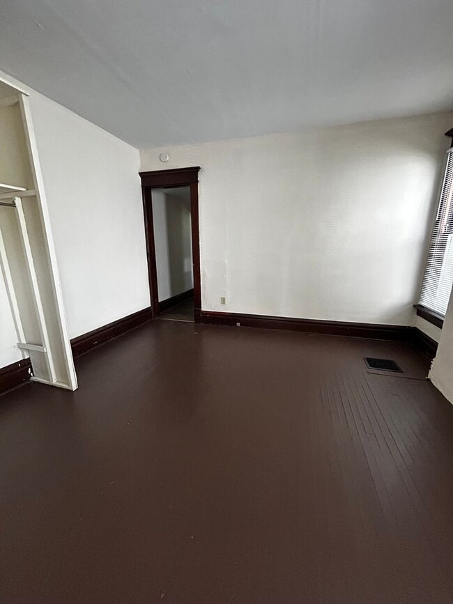 Photo - 396-398 Wyandotte Ave Unit 398