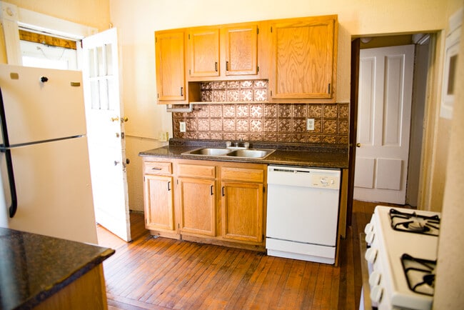 Photo - 2108 Talmage Ave SE