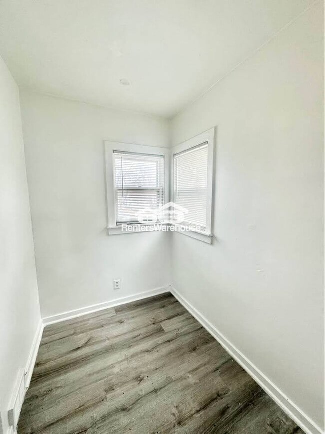 Photo - 1534 63rd St