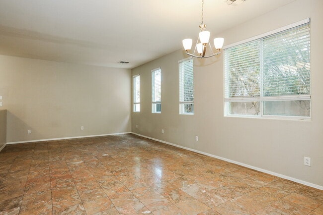 Photo - 1303 E Julian Dr