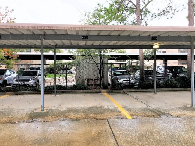 Photo - 2025 Augusta Dr Unit True