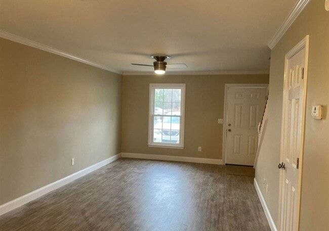 Photo - 2220 Oakwood Ln