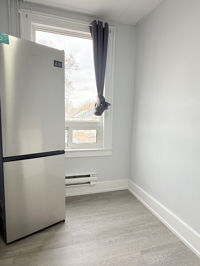 Photo - 1495 Gladstone Ave Unit 306