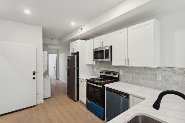 Photo - 812 N Holly St Unit 2