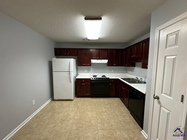 Photo - 122 Somerset Dr