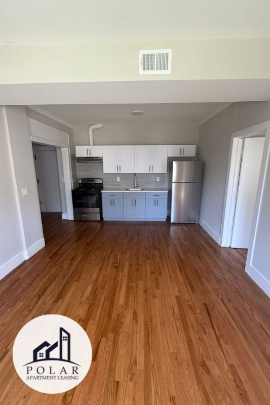 Building Photo - 501 W 7th St Rental