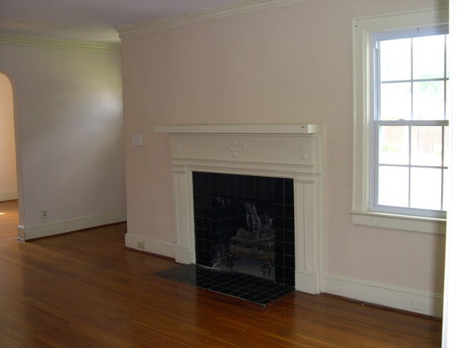 Photo - 3 bedroom, 1 bathroom house on Central Ave