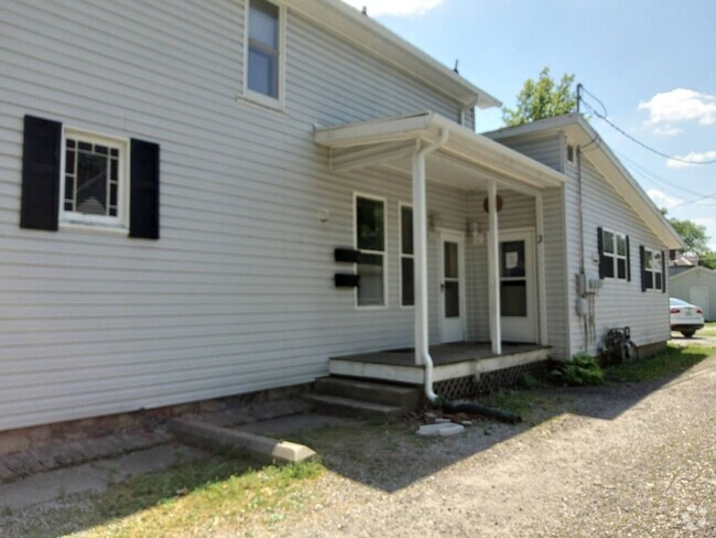 Building Photo - 813 S 8th St Unit Apt 2