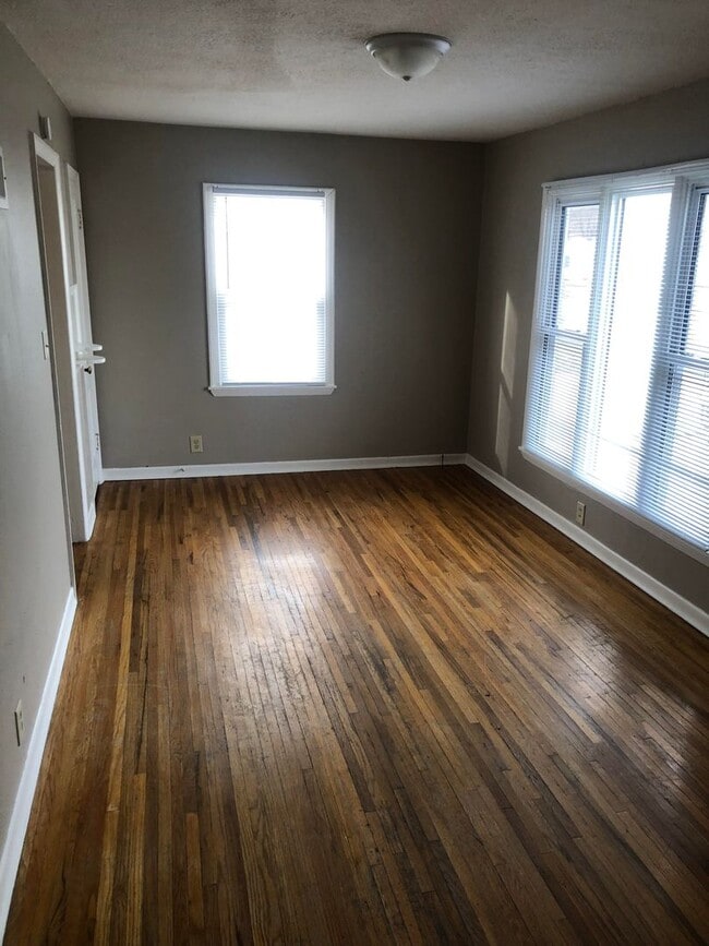 Building Photo - 2 Bed/1 Bath House for rent! SHOWINGS STARTING 7/27/26!