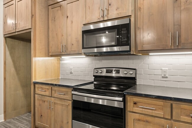 Photo - 1617 Legacy Dr