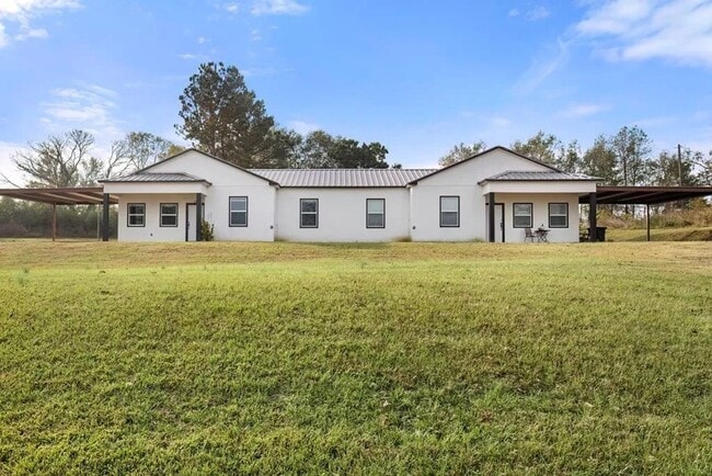 Building Photo - 216- 230 COUNTY ROAD 122 Unit 216