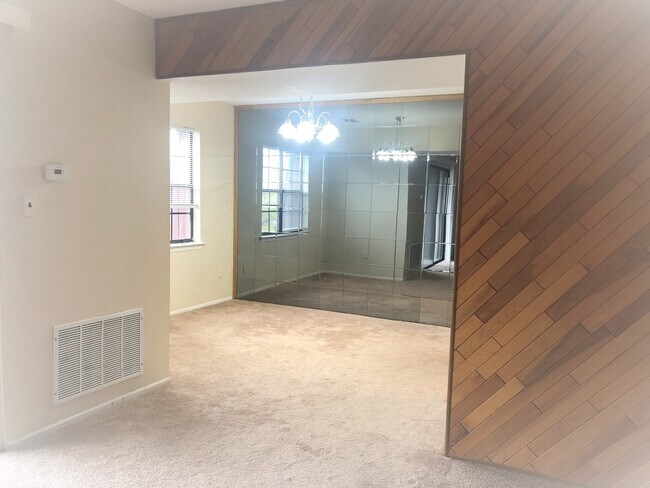 Building Photo - 106 Keystone Ct Unit 106C Keystone Ct