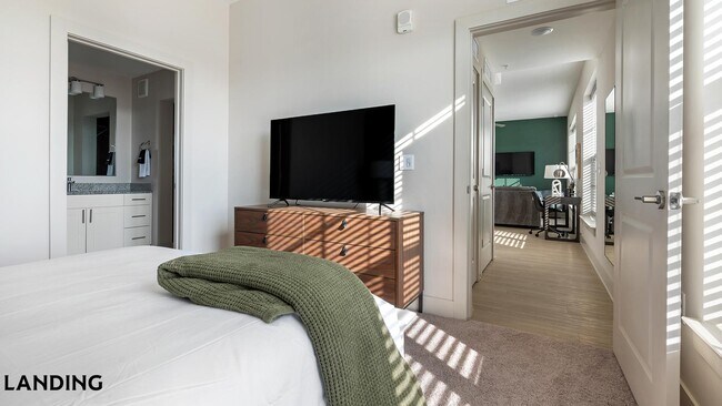900 N Tryon St Unit 2114