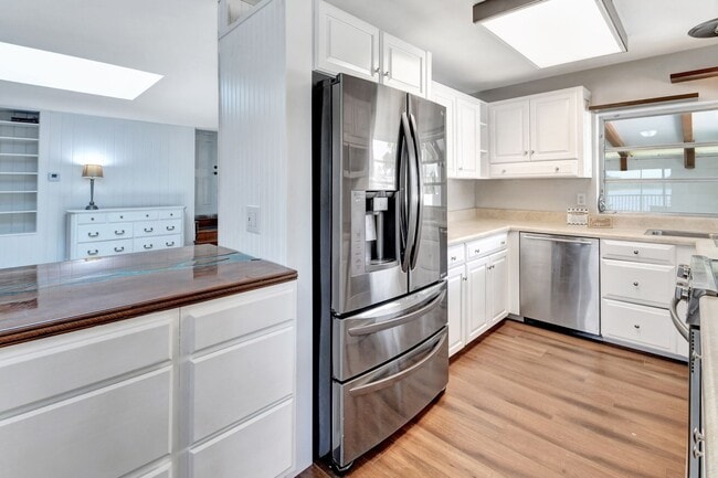 Photo - Bluelake Unit 3 Unit 1