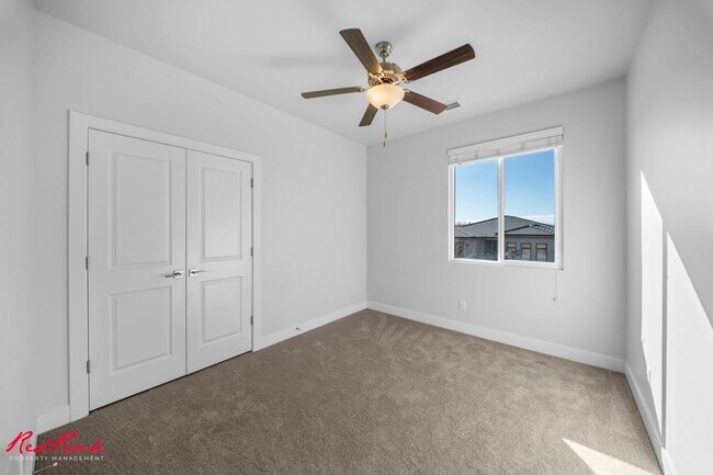 Photo - Modern 3 Bedroom Home in a Beautiful Desert Oasis