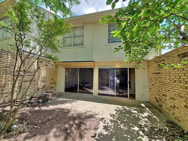 Photo - Townhome in Richardson ISD!!