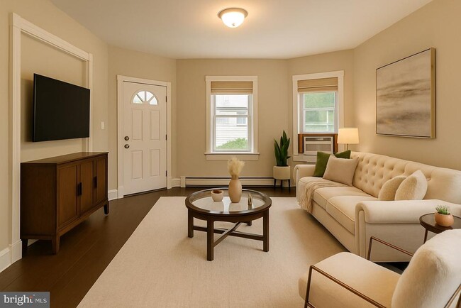 Photo - 134 S Main St