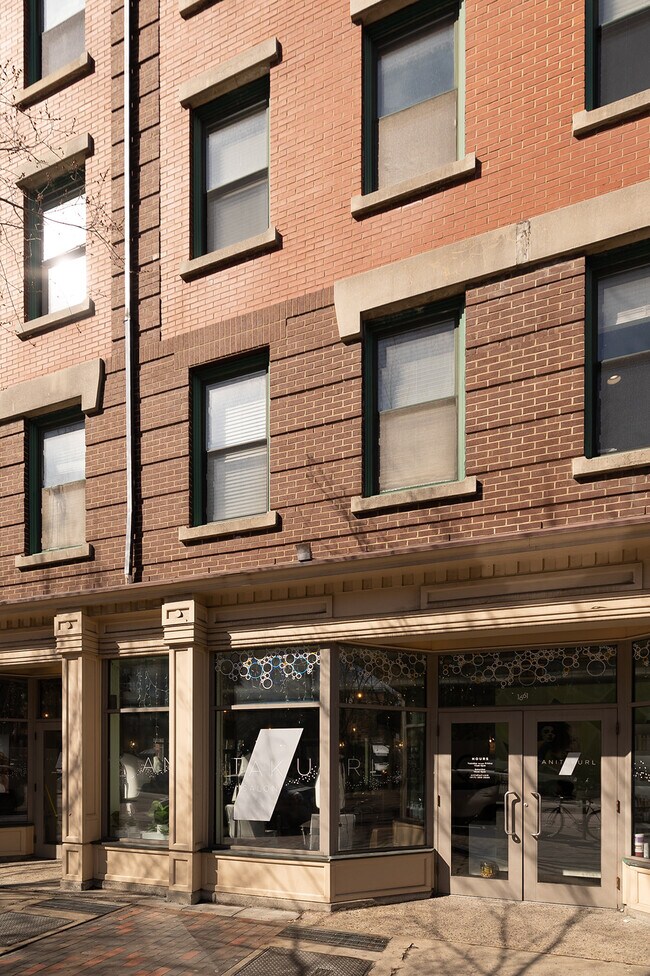 Photo - 1661 Washington St