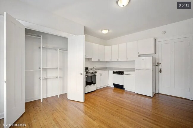 Photo - 820 W Waveland Ave