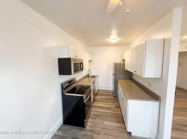 Photo - 720 Warren St